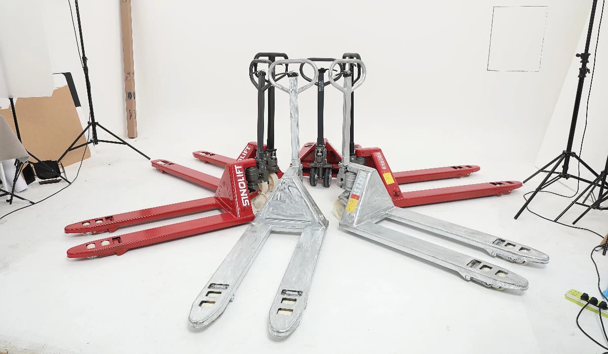 The Smart Buyer’s Guide to Manual Pallet Jacks: 5 Golden Rules for