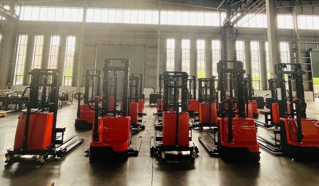 Straddle Leg Pallet Stackers Ready for Shipment to Customers in America