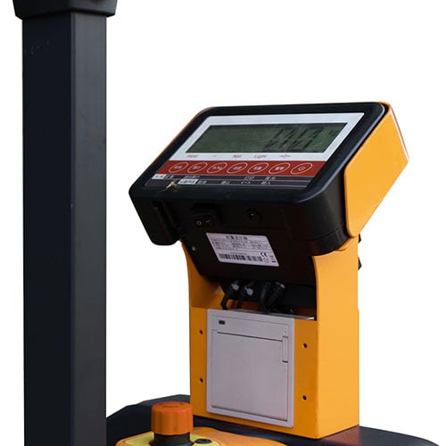 3.With scale (printer Electric pallet truck equipped with an integrated scale and printer allows operators to weigh loads while moving them and print labels on the spot. Perfect for logistics and warehousing, it enhances efficiency and accuracy in inventory management.