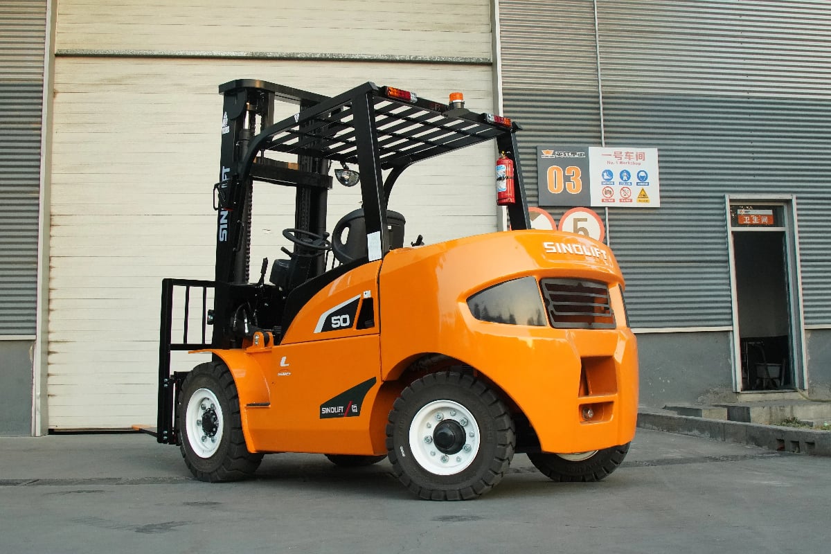 Finding Your Perfect Match: How to Decide Between a Diesel and Electric Forklift